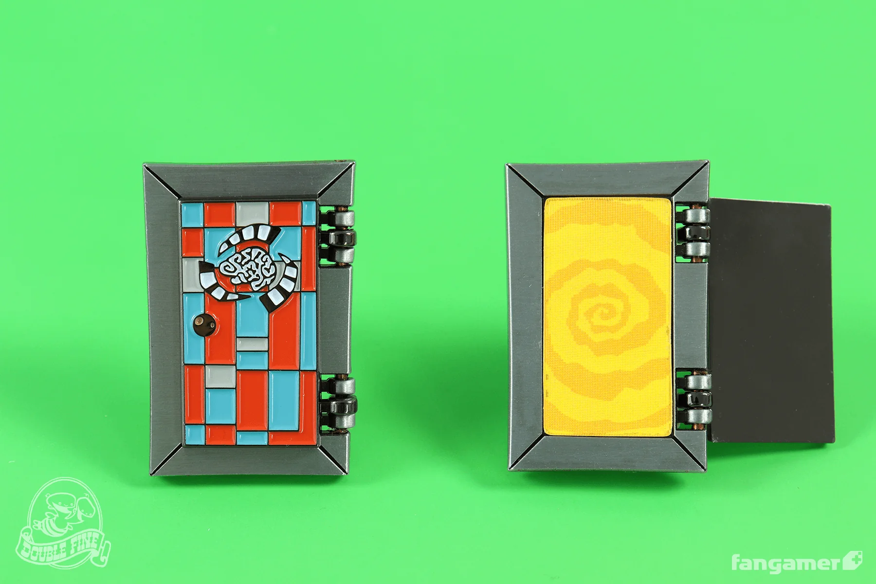 Psycho-Portal Hinged Lenticular Pin - Image 7